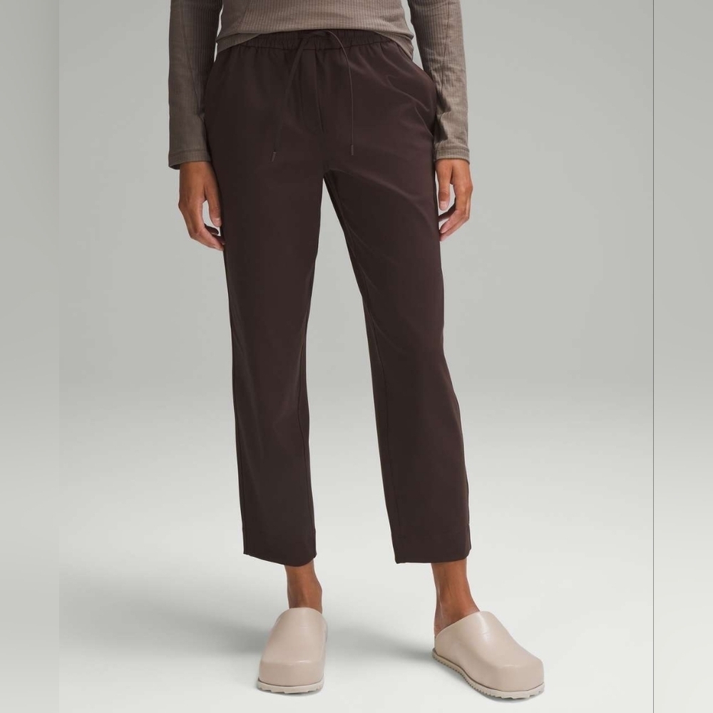 Lululemon Tapered-Leg Mid-Rise Pant 7/8 Length *LuxtremeEspresso